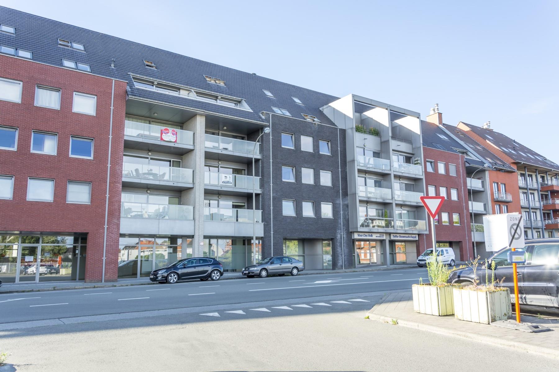 ()=>{if(producerUpdateValueVersion(node),producerAccessed(node),node.value===ERRORED)throw node.error;return node.value} Stationsplein 3/5 - 8700 Tielt