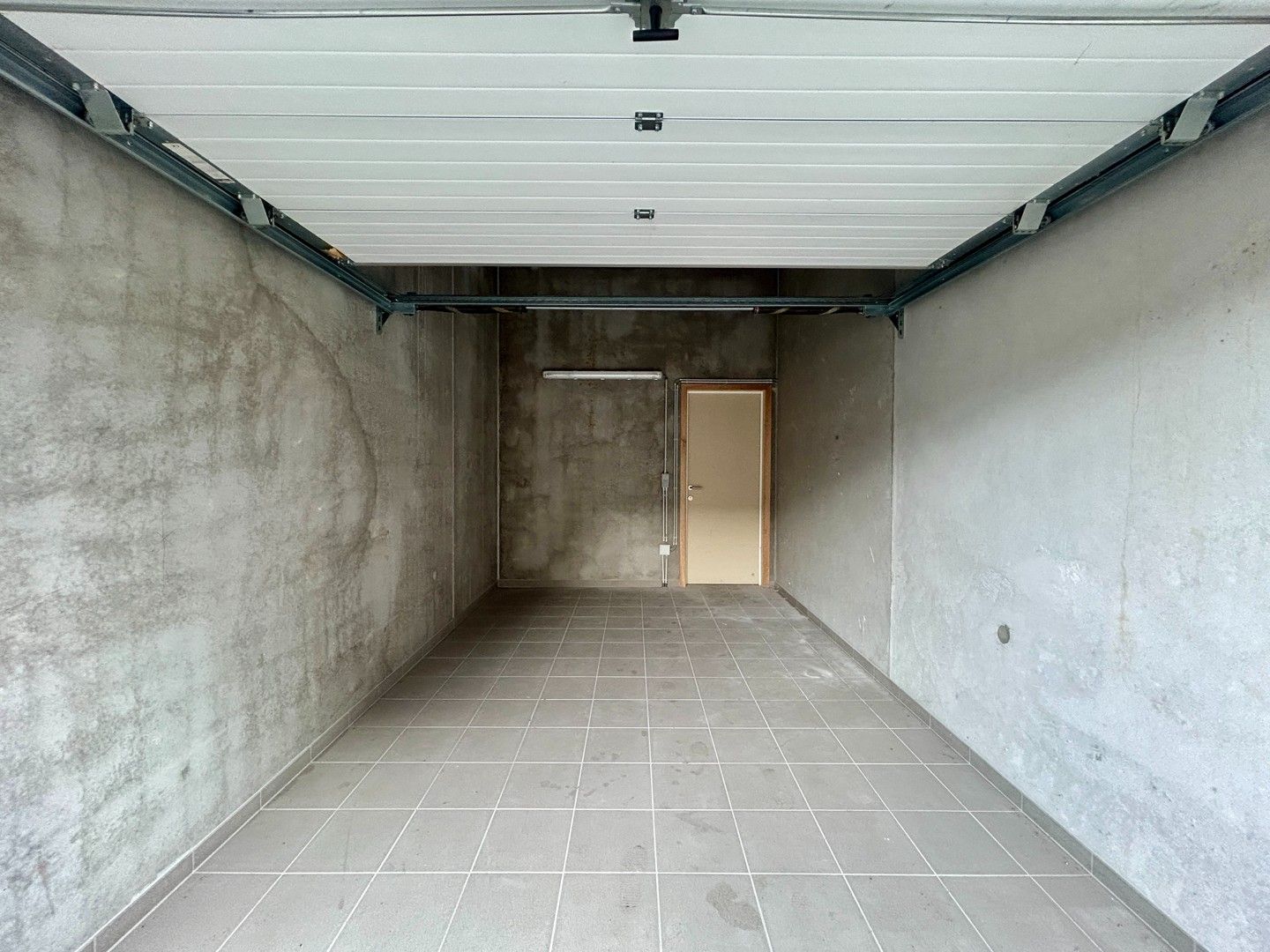 Ruime garagebox in residentie Luminis te centrum Meulebeke! foto 3