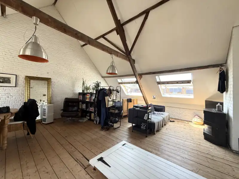 Karaktervolle burgerwoning met mooie elementen nabij de Visserij foto 22