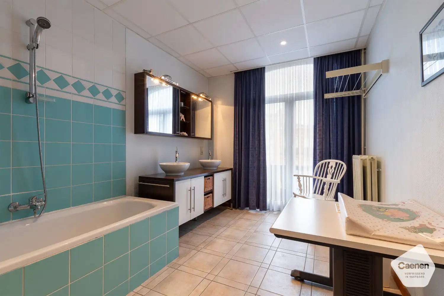 Ruim en lichtrijk appartement met 3 slaapkamers op topligging vlakbij station, strand en centrum foto 17