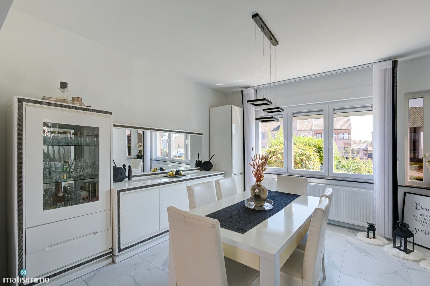 GERENOVEERDE INSTAPKLARE WONING MET 3 SLAAPKAMERS OP ENKELE MINUTEN RIJDEN VAN HET CENTRUM VAN TONGEREN foto 6