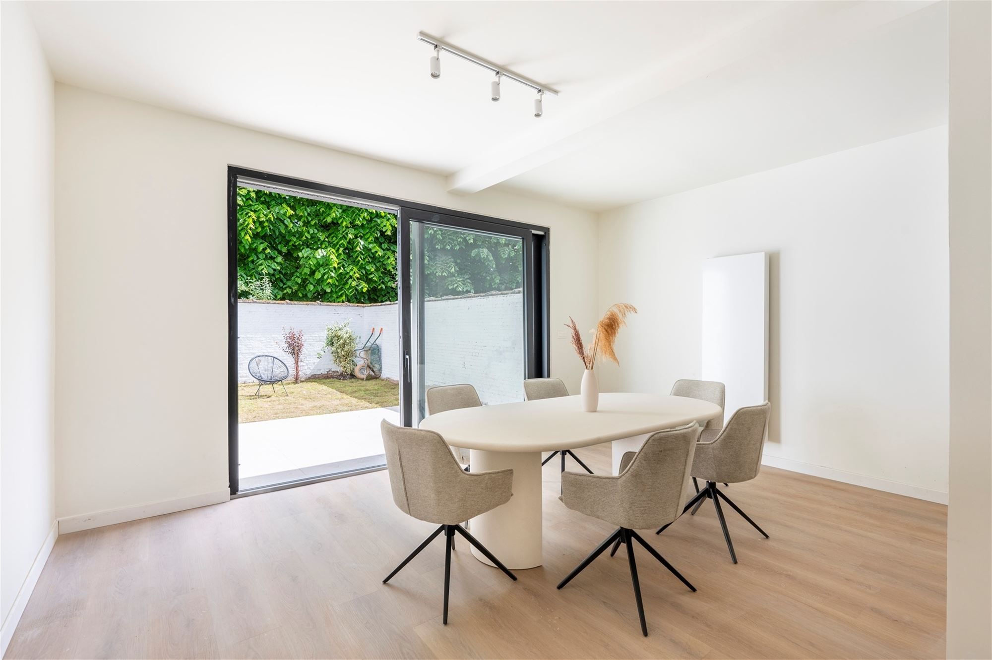 Gerenoveerde woning met tuin foto 6