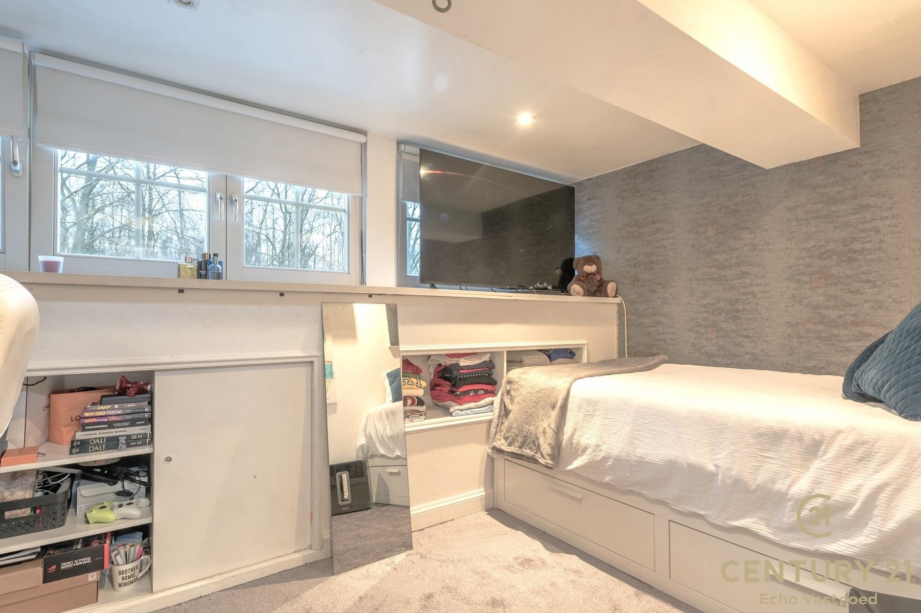 Villa met 5 slaapkamers, 3 badkamers en uniek groen uitzicht foto 28