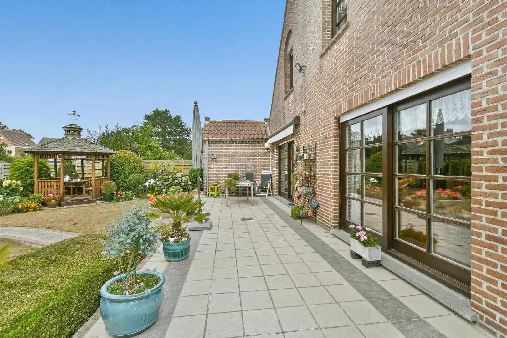Alleenstaande villa op ruim perceel van 854 m2 in rustige woonwijk te Gistel foto 24
