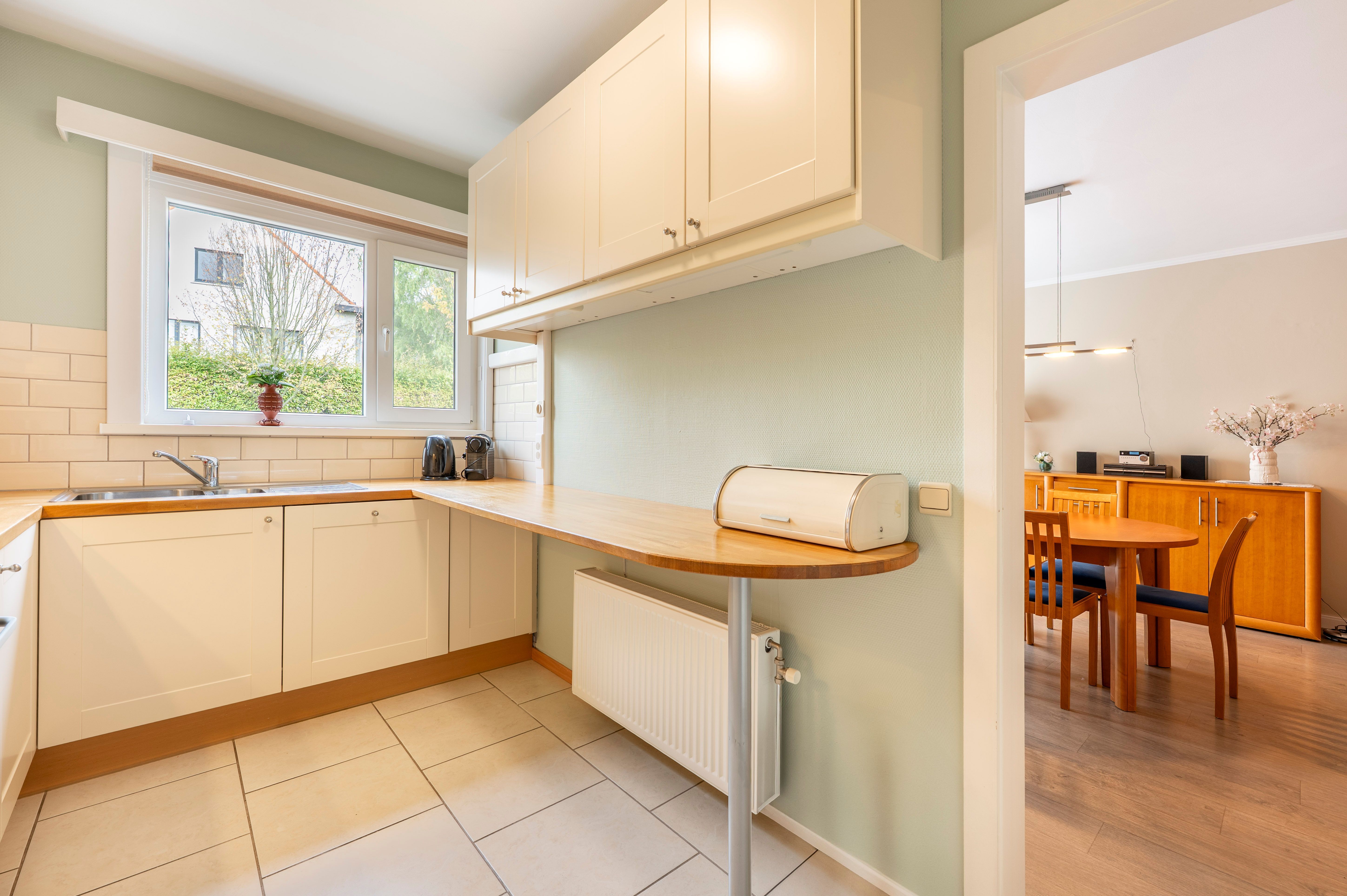 Verzorgd gelijkvloers appartement met 2 slaapkamers en tuin op toplocatie in Ekeren-Mariaburg! foto 9
