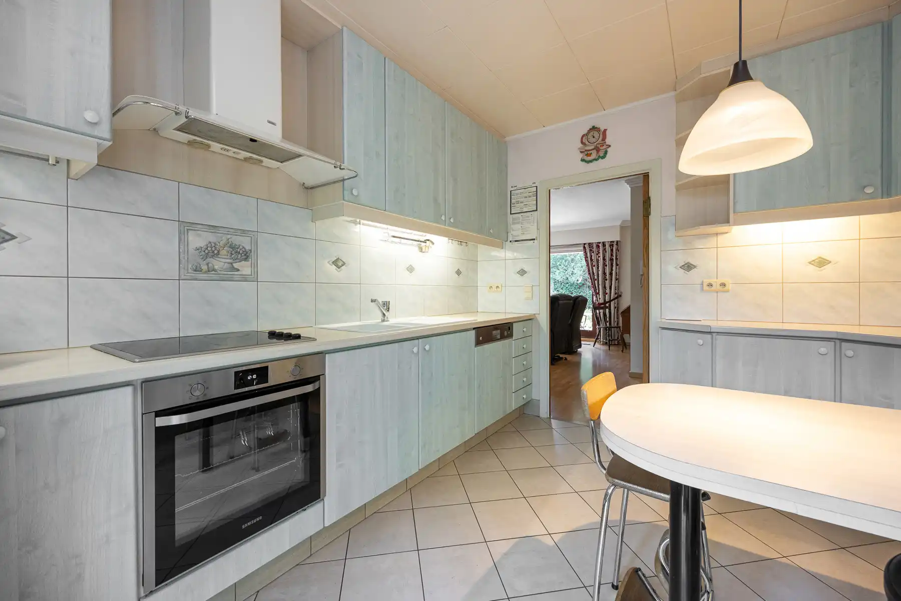 Te renoveren gelijkvloerse woning op ca. 1400 m² foto 8