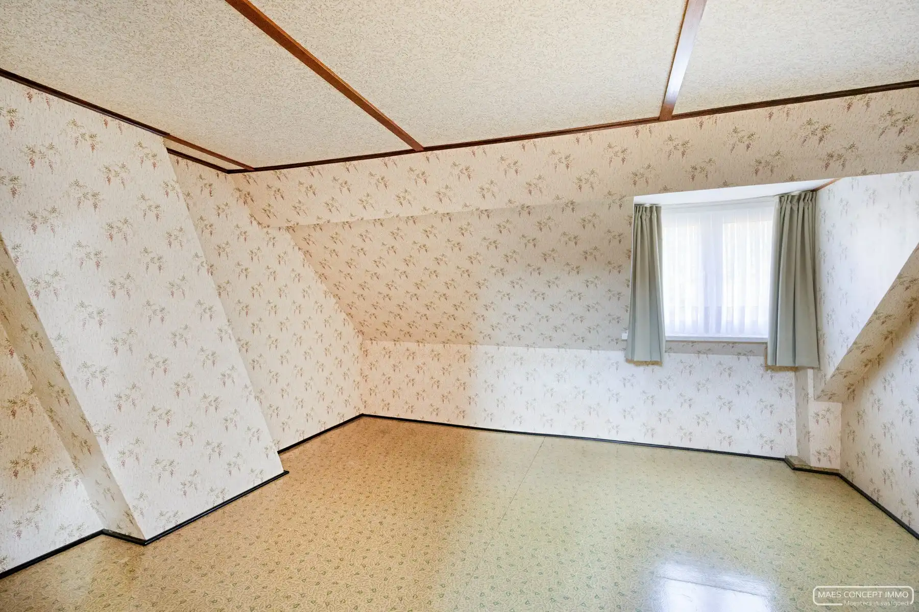 Karaktervolle woning met garage te koop op Elsegemplein (Wortegem) foto 24