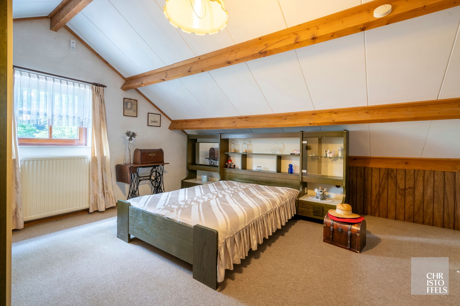 Landhuis met zwembad (243m²) in bosrijke omgeving te Maasmechelen! foto 20