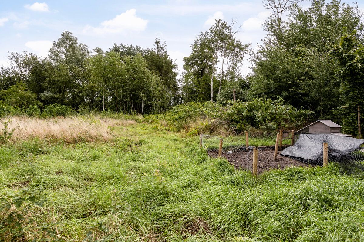 Rustig gelegen bouwgrond op het einde van een doodlopend stuk in een jonge verkaveling. foto 5