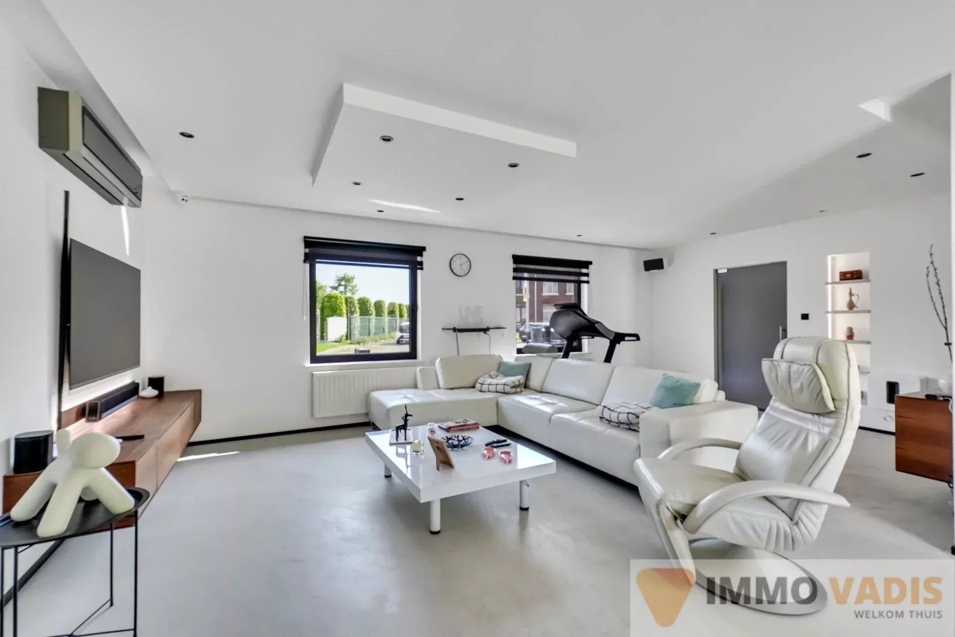 Ruime luxewoning met zwembad foto 7