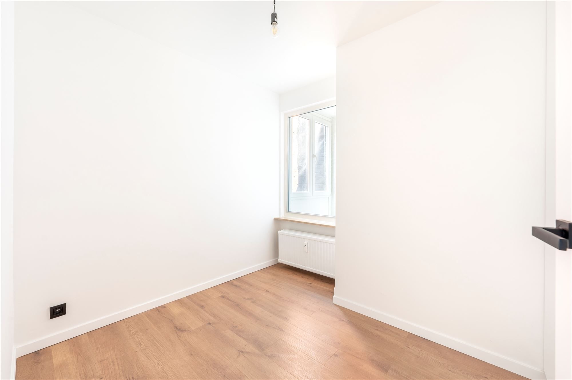 Gerenoveerd 2 slk appartement + garage foto 8