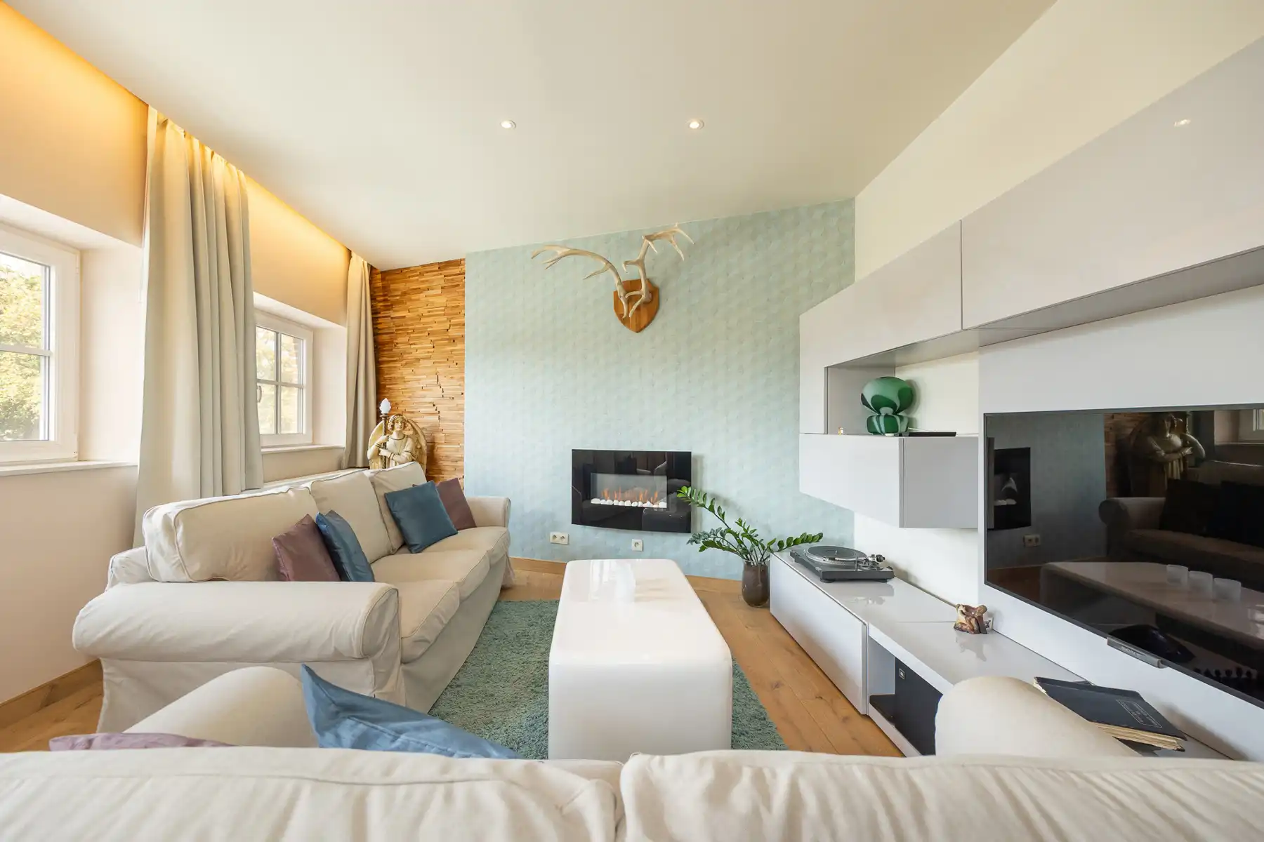 Handelspand met ingericht appartement foto 19