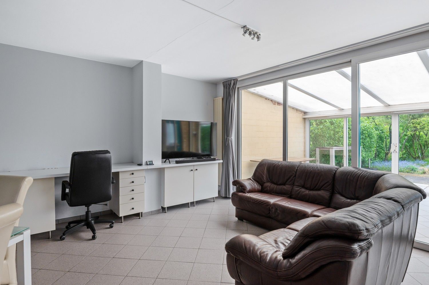 Ruime halfopen bebouwing met zuidwest georiënteerde tuin te Lint foto 5