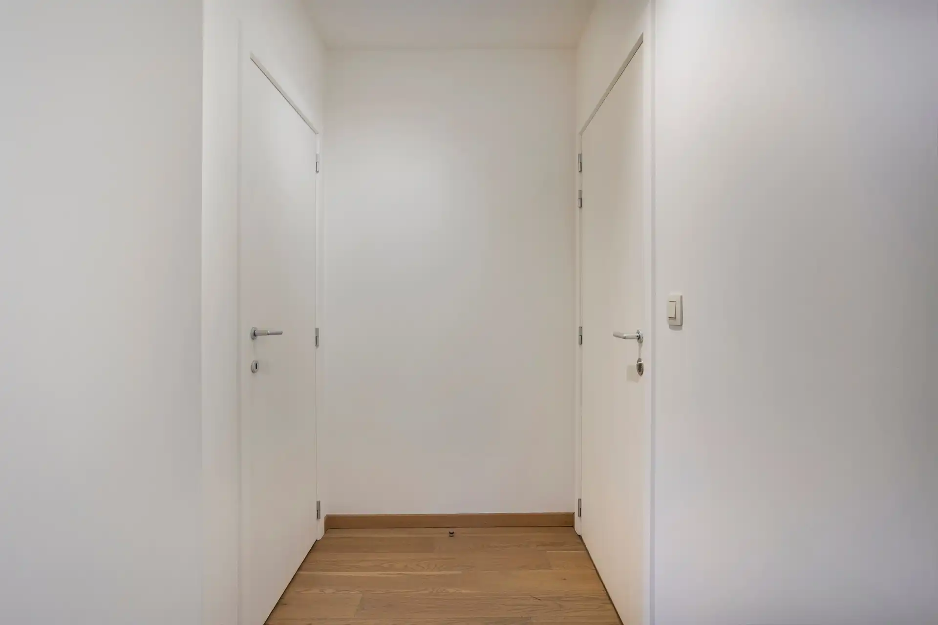 Ruim appartement met 2 ruime kamers en terras te Merchtem  foto 3