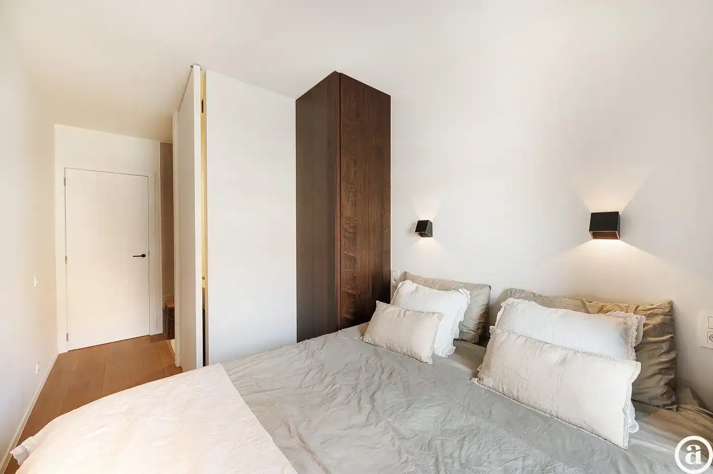 Luxueus gerenoveerd 3-slaapkamerappartement nabij de Zeedijk foto 21