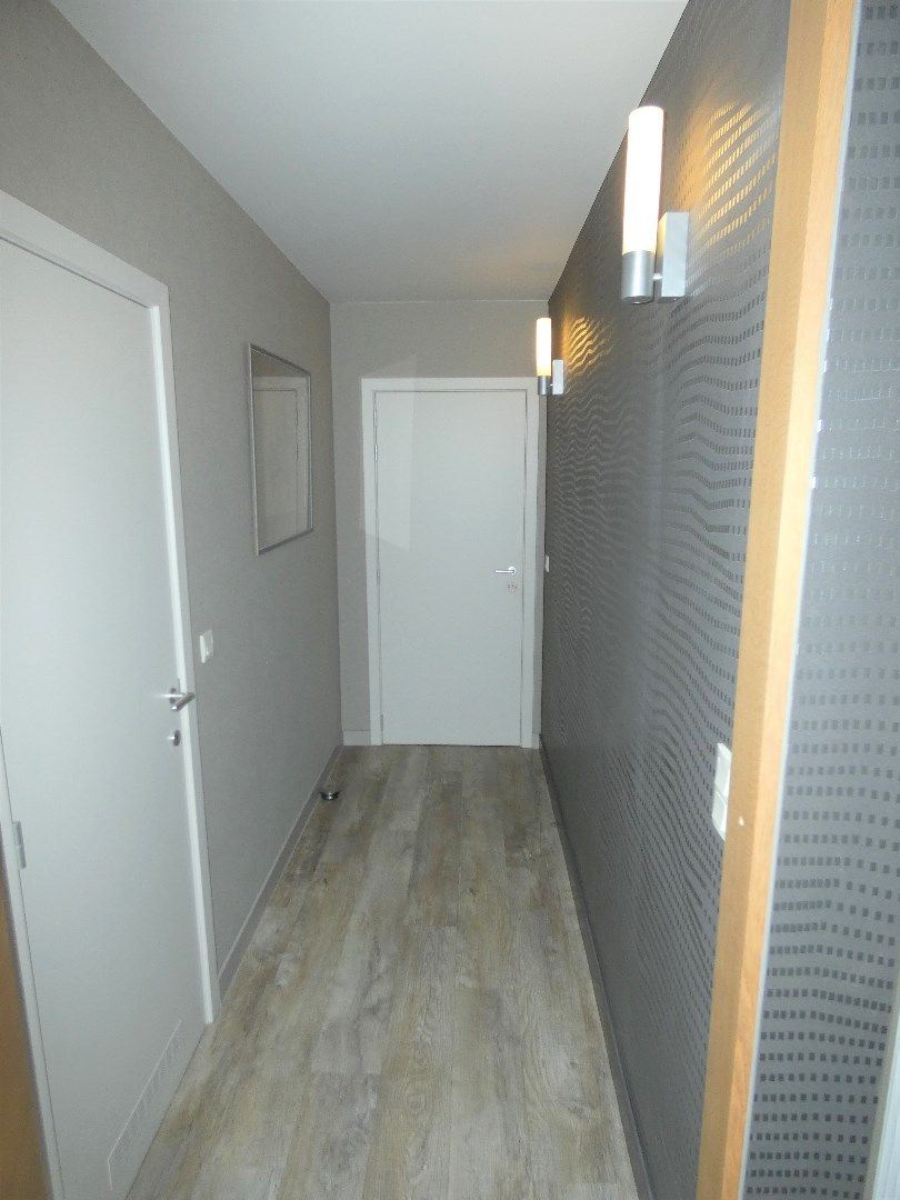 Appartement (104 m²) met 2 slpk, 2 terrassen en garage, Eernegem. foto 5
