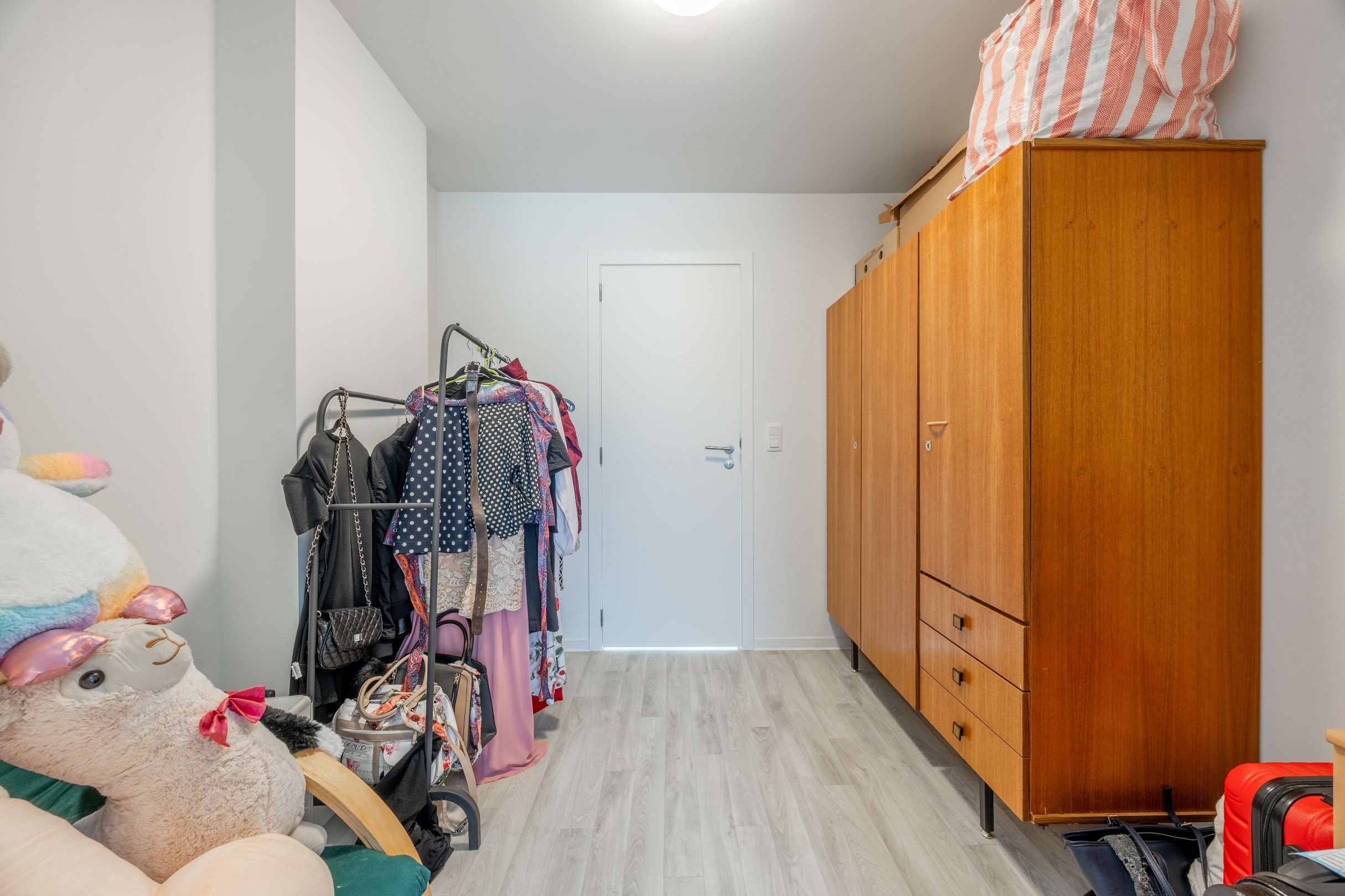 RUSTIG GELEGEN GEZINSWONING MET GARAGE foto 15