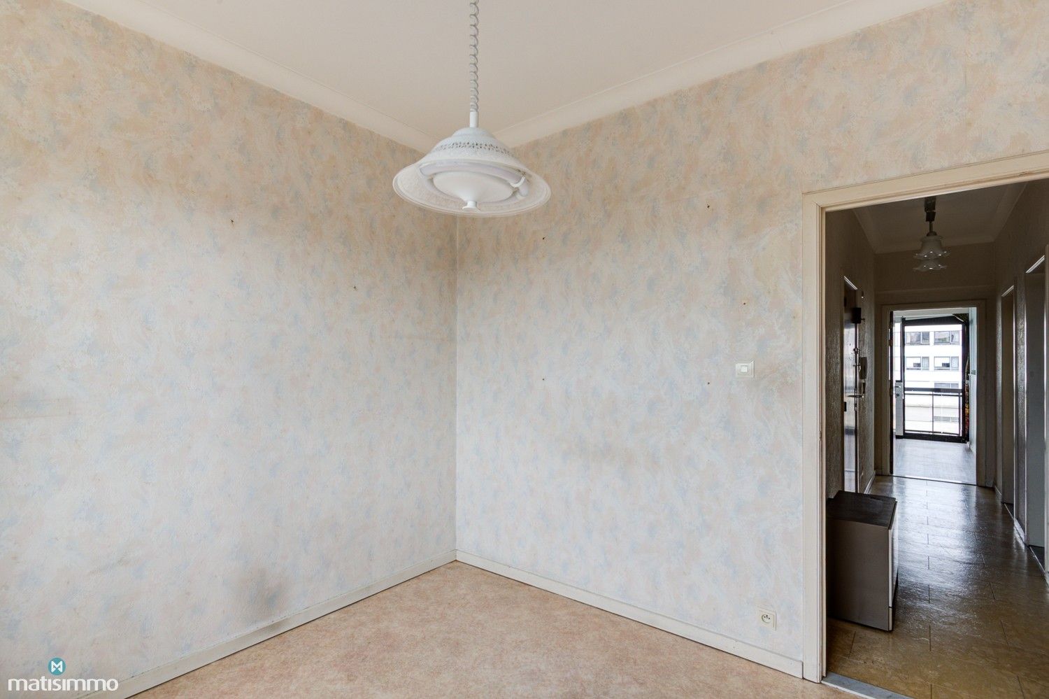 VOORTREFFELIJK GELEGEN APPARTEMENT MET GARAGEBOX EN 2 SLAAPKAMERS IN HARTJE GENK foto 11