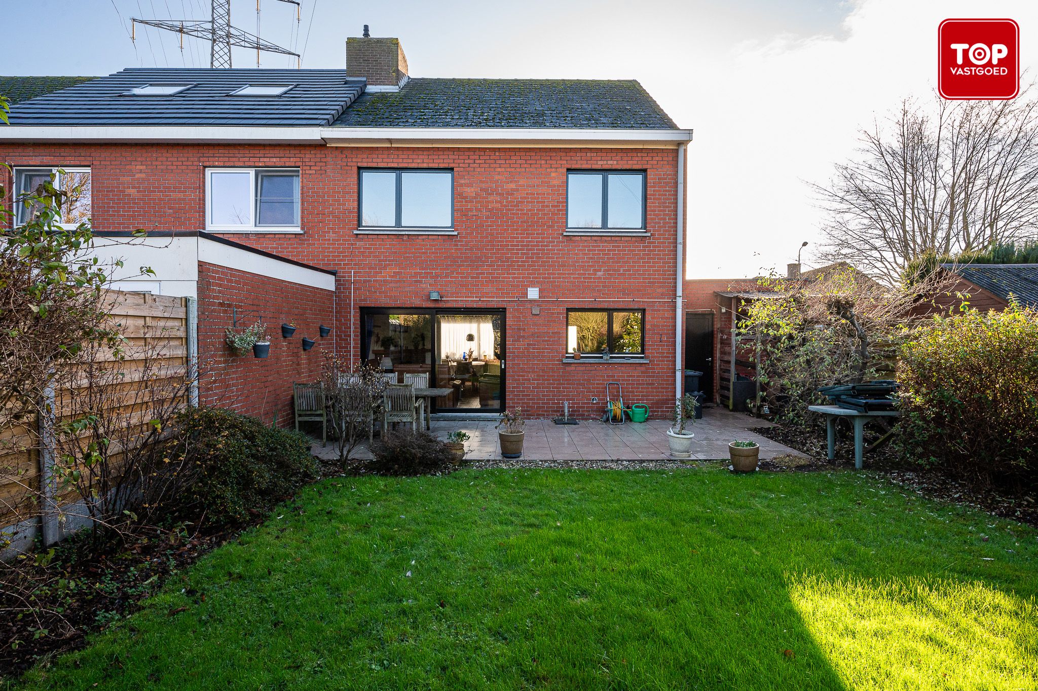 Gezellige woning met 3 slaapkamers, mooie tuin en garage.  foto 14