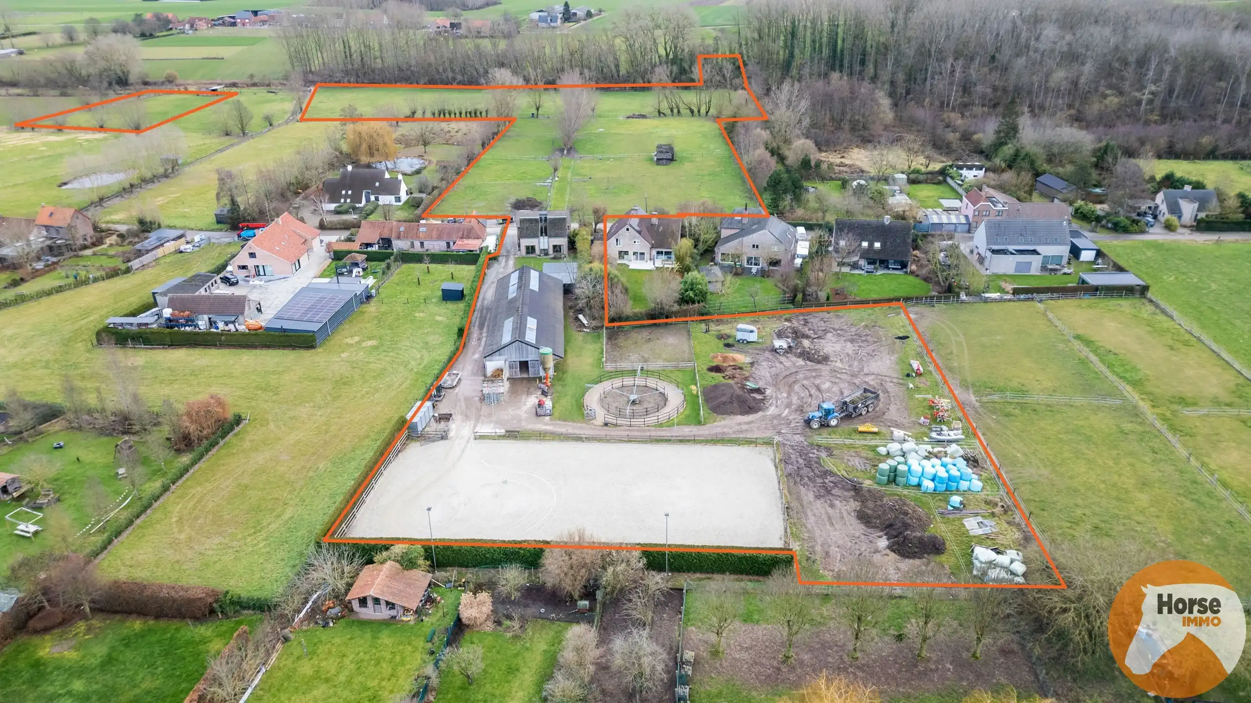 OOSTERZELE- Uniek eigendom met paardenaccommodatie op ± 4 ha foto {{pictureIndex}}