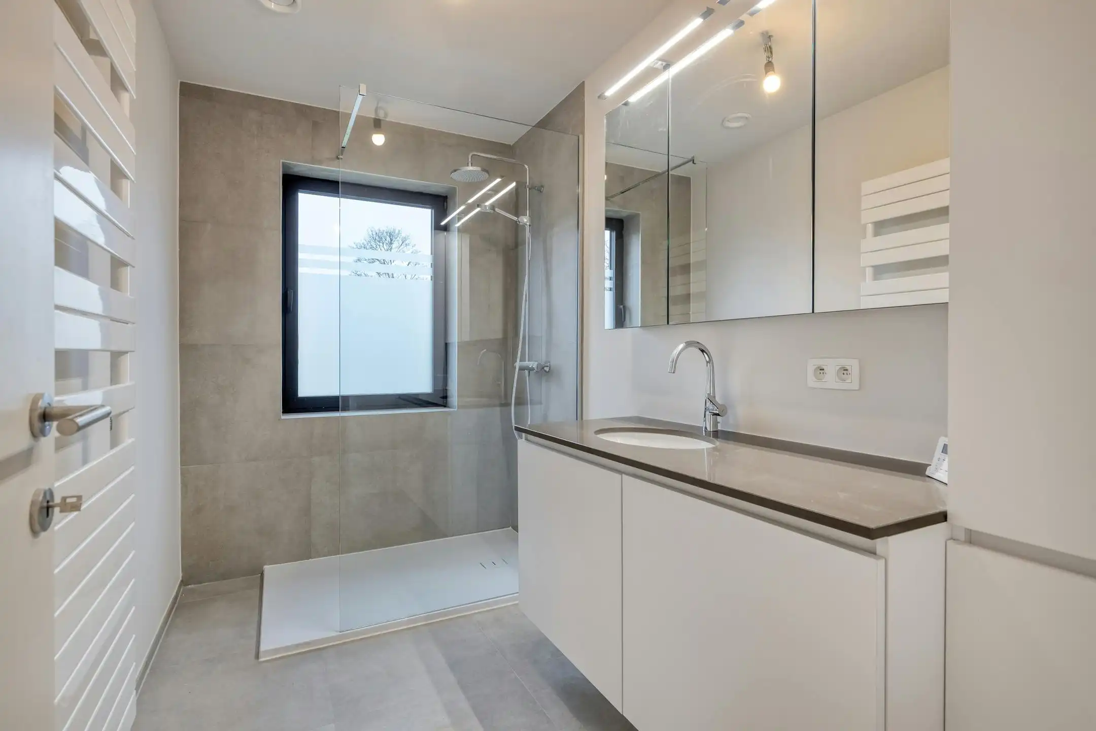 Volledig afgewerkte nieuwbouwvilla met 3 slaapkamers in Sint-Idesbald foto 14