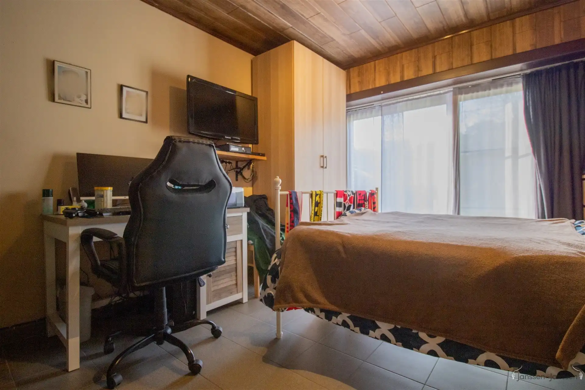 Rustig gelegen gelijkvloerse woning met 3 slaapkamers op 973 m² foto 8