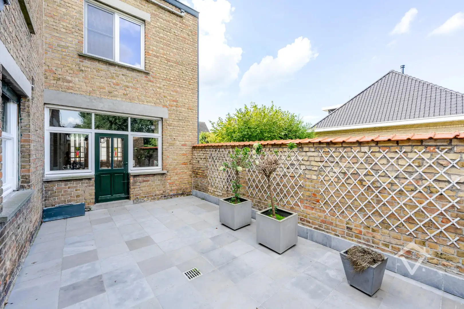 Ruime woning met bijgebouwen in Gistel: 5 Slaapkamers, 368m² Woonoppervlakte op een perceel van 1801m² foto 26