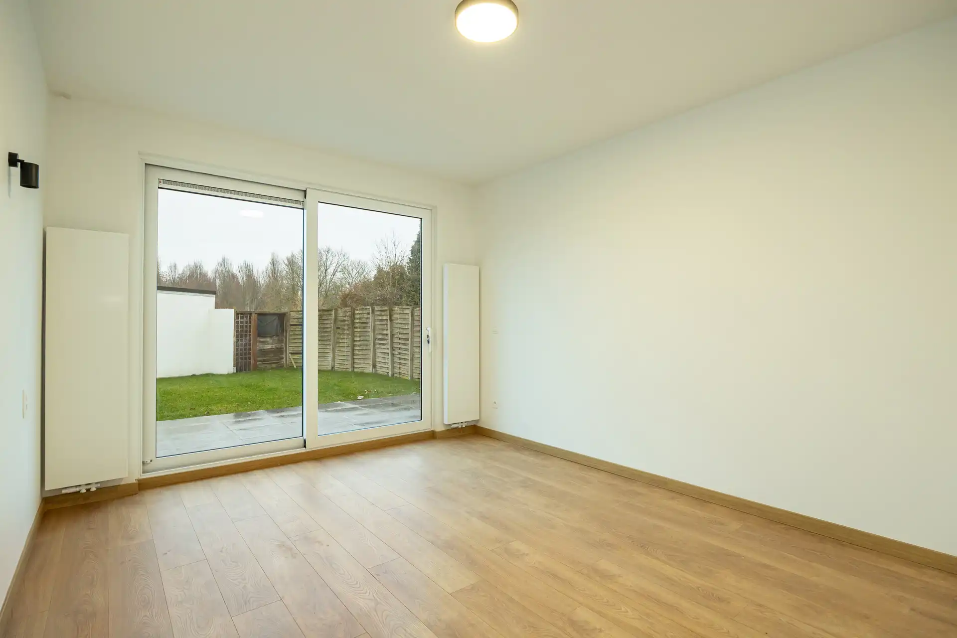 Gerenoveerd glvl met 2 slaapkamers, terras en tuin foto 7