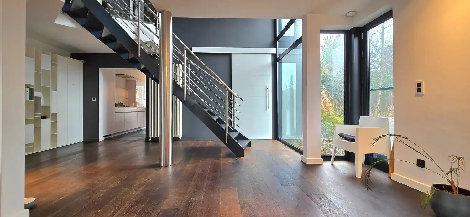 Ruime moderne woning op een perceel van 10a 12ca in een rustige, bosrijke omgeving te koop foto 4