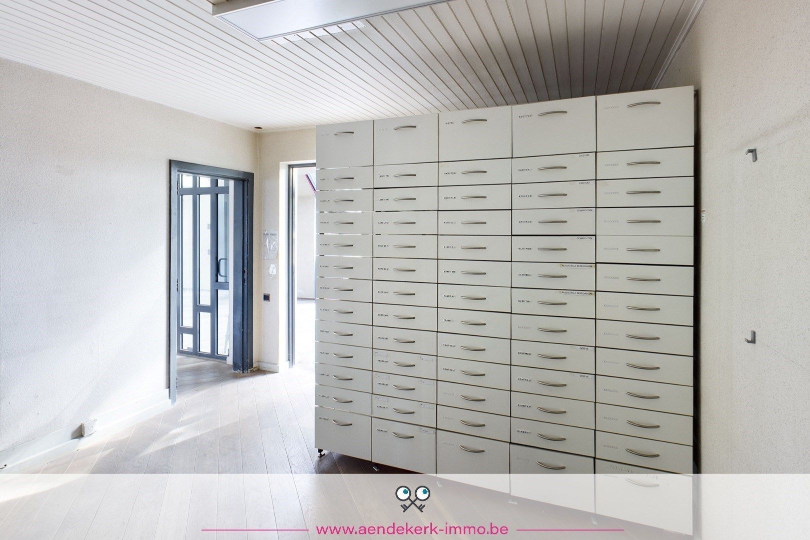 Ruime gezinswoning met handelsruimte in Kinrooi foto 11