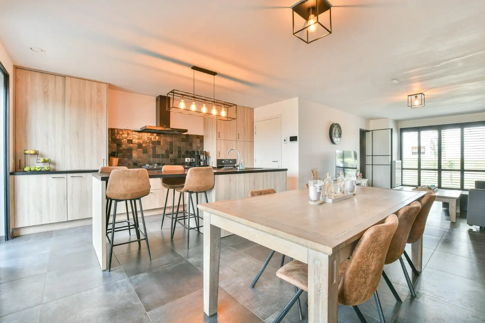 Moderne en energiezuinige halfopen bebouwing (2020) met 4 slaapkamers in Vosseslag, De Haan foto 3