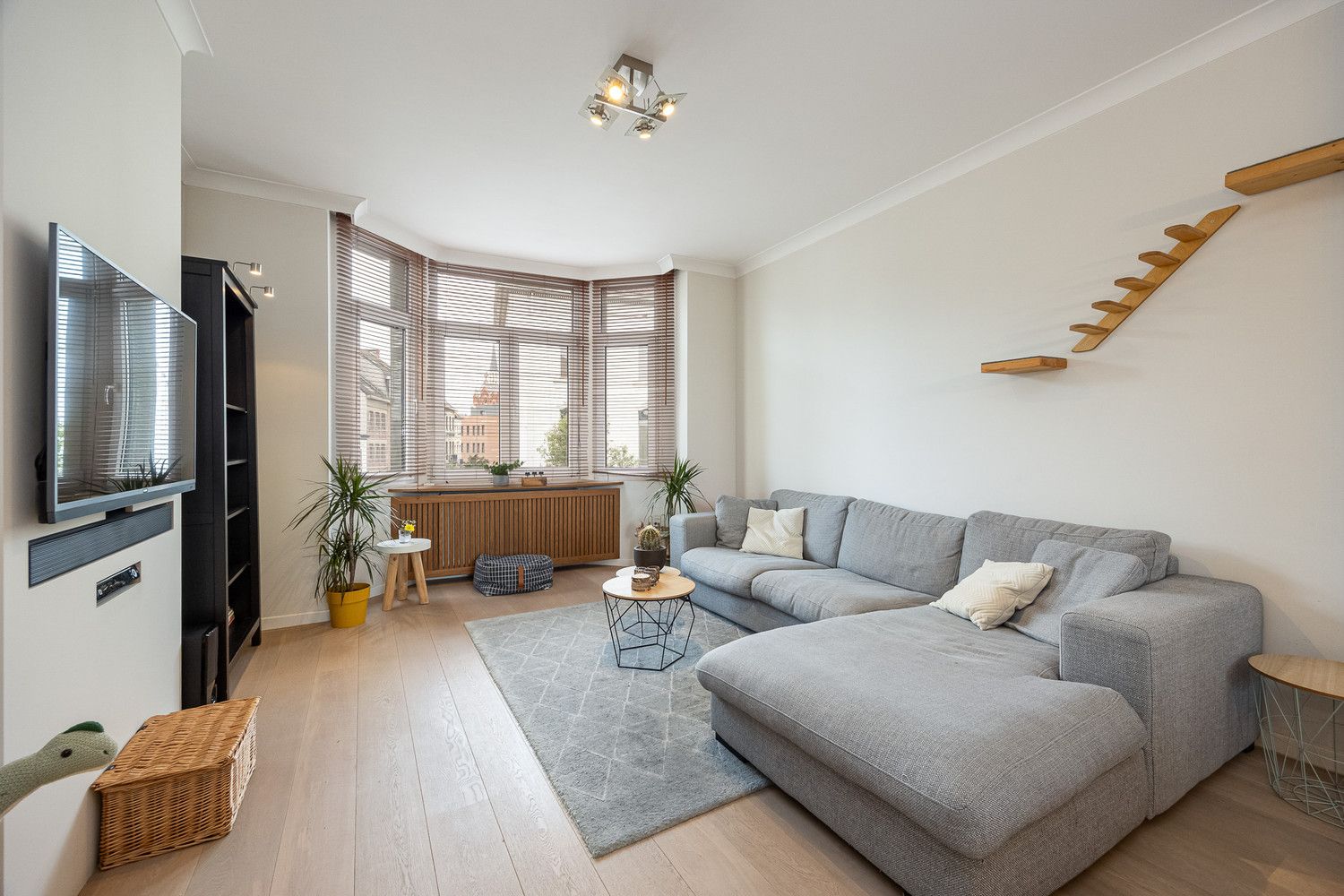 Gerenoveerd 3-slpk appartement van 130 m² met terras in Klein-Antwerpen foto 4