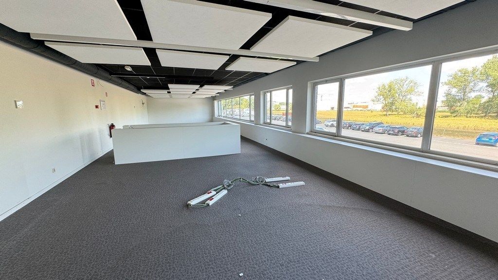 Magazijn met kantoor te huur nabij A12 in Aartselaar Business Estate foto 9