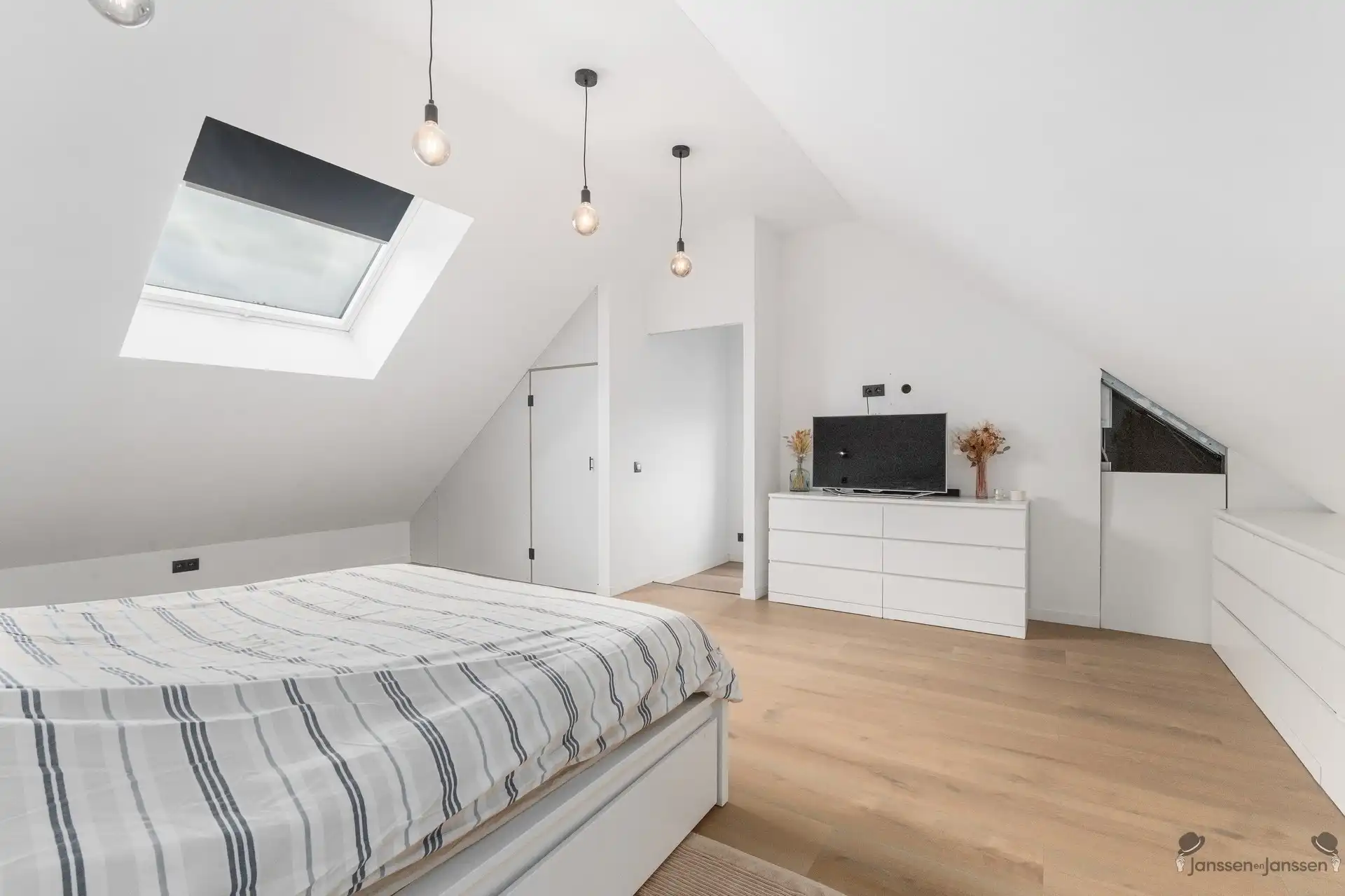Gerenoveerde woning met 3 slaapkamers te Tessenderlo foto 17