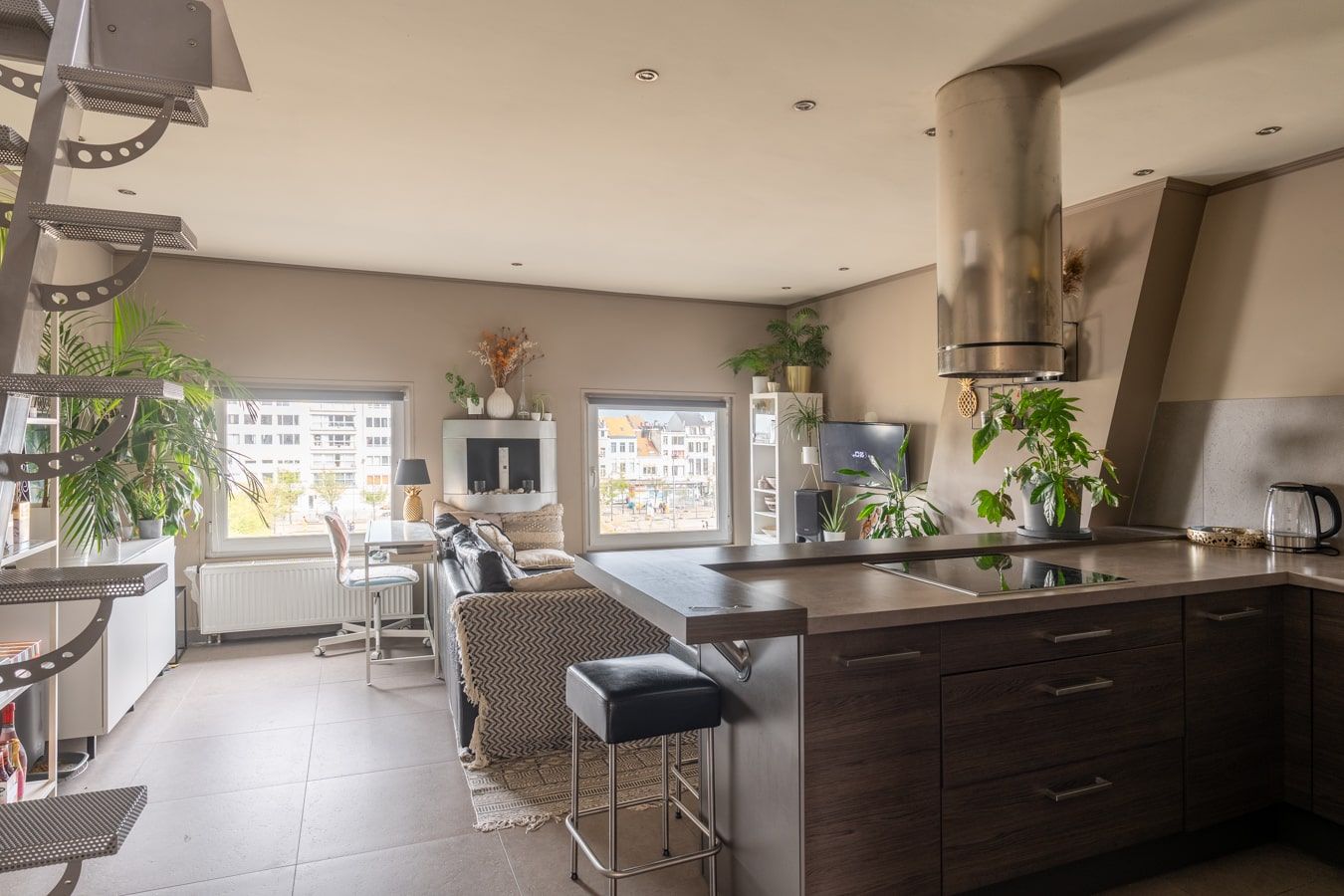 Gezellig dakappartement aan ‘t Tjing-Tjangsplein. foto 6