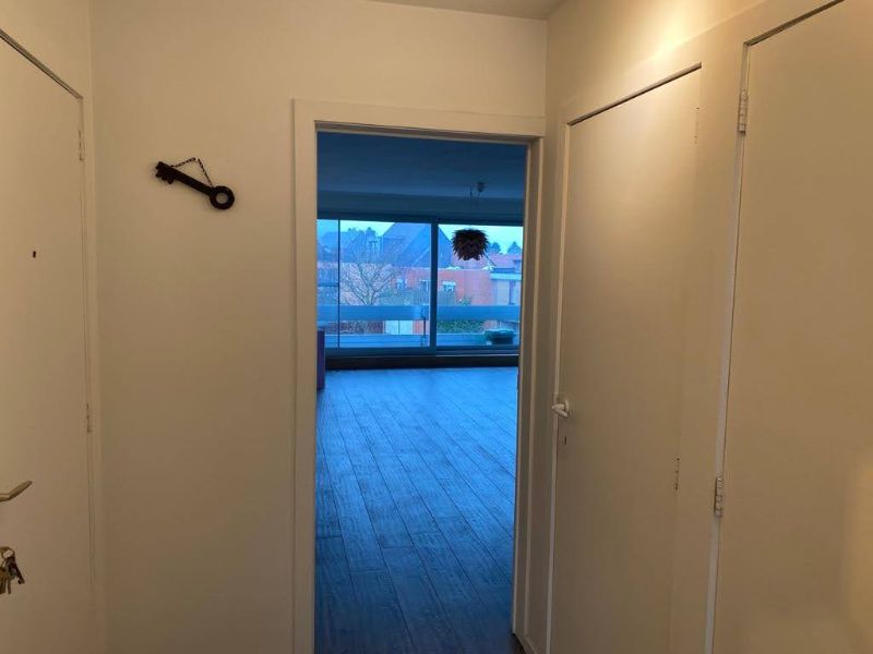Ruim (±100m²) app met 2 slpk en autostaanplaats in hartje Geel foto 2