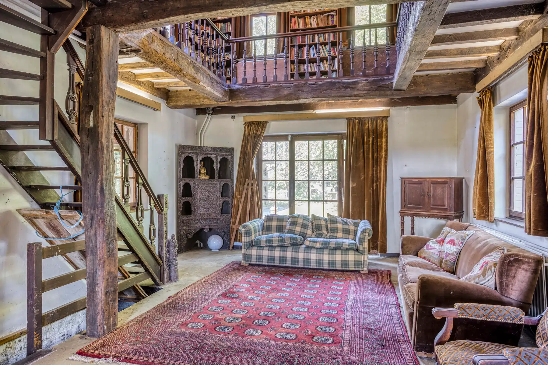 Unieke villa met binnenzwembad. foto 4