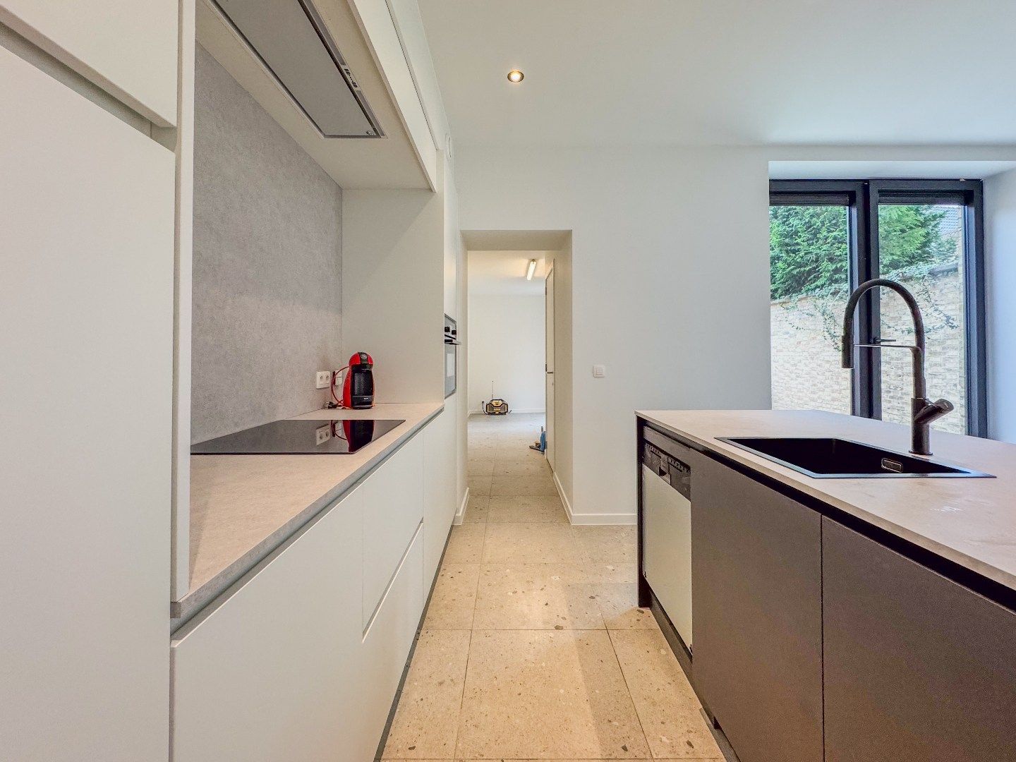Gerenoveerde woning met 3 slaapkamers en gezellig stadstuintje. foto 4