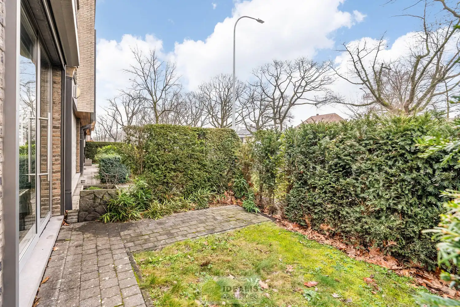 Idealis Vastgoed – Ruim op te frissen gelijkvloers appartement met 3 slaapkamers foto 28