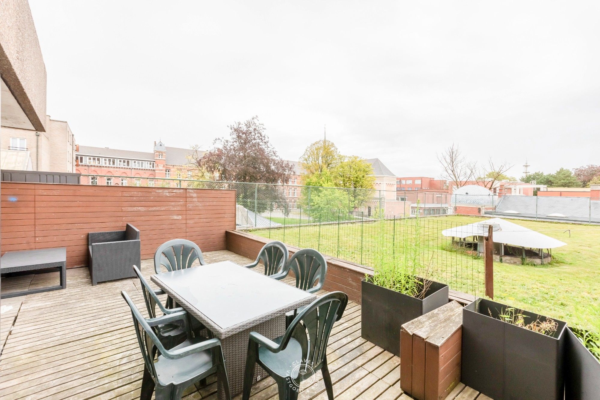 Appartement met ruime terrassen, drie slaapkamers en vlakbij het centrum foto 13