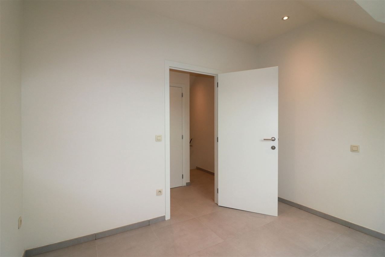 gerenoveerde duplex, 3 slpk., terras, nabij centrum en E 314  foto 26
