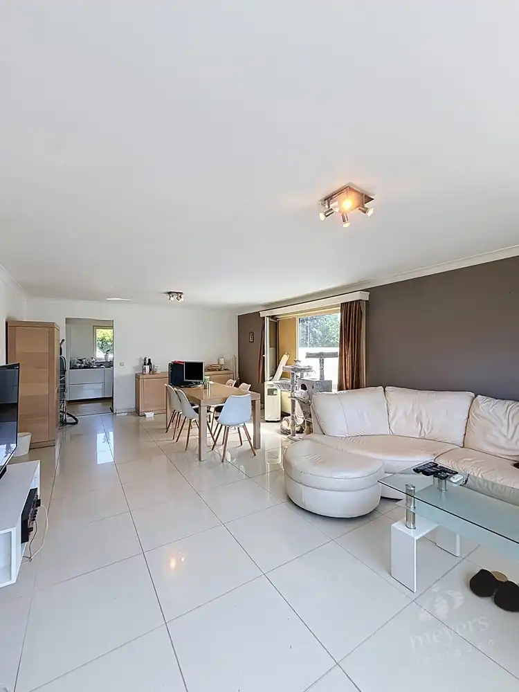 Te renoveren gelijkvloerse woning op een ruim, groen perceel in Hasselt foto 2