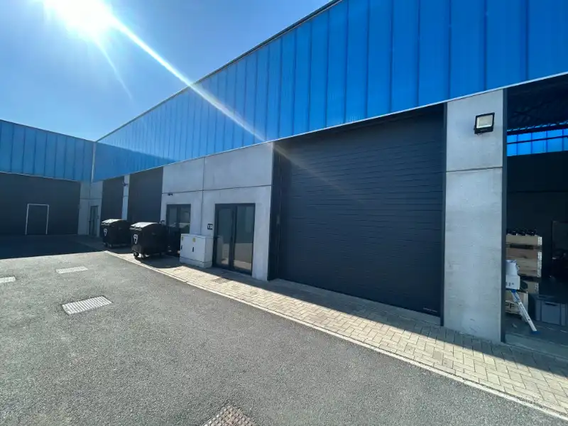 Commercieel te koop Delori-Maeslaan 17/C - 9940 Evergem