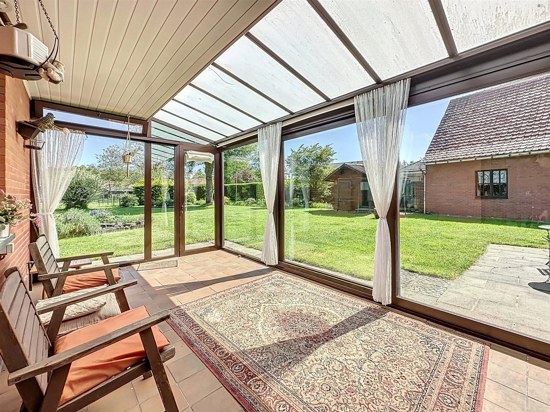 Woning met bijgebouw (88m²) op breed perceel van 1562m²  foto 4