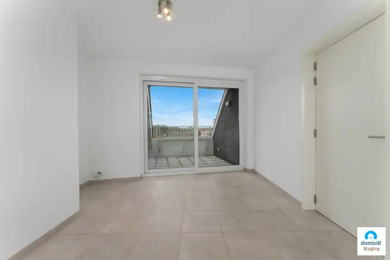 Roeselare nabij centrum – Stijlvol nieuw dakappartement in hartje stad met twee slpks en twee terrassen foto 7