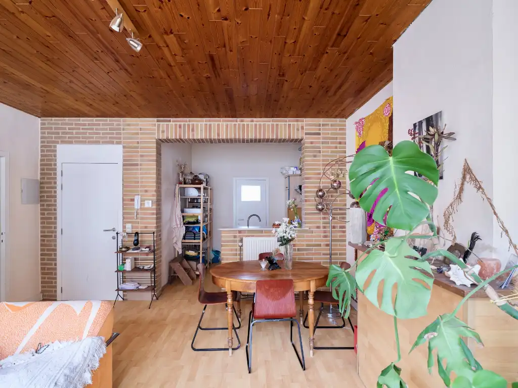 Opbrengsteigendom met magazijn en twee appartementen nabij Gent foto 11