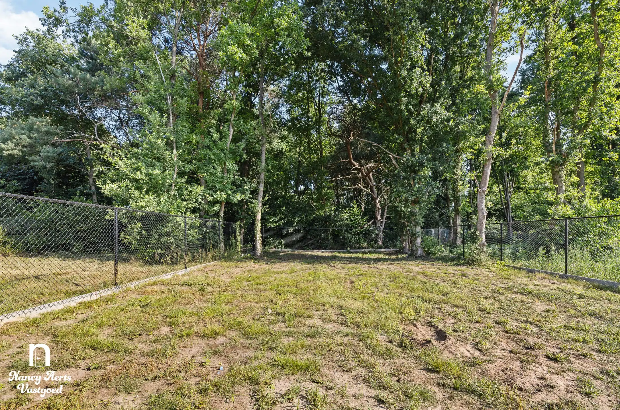 Moderne gezinswoning met tuin en afwerking naar eigen smaak foto 11
