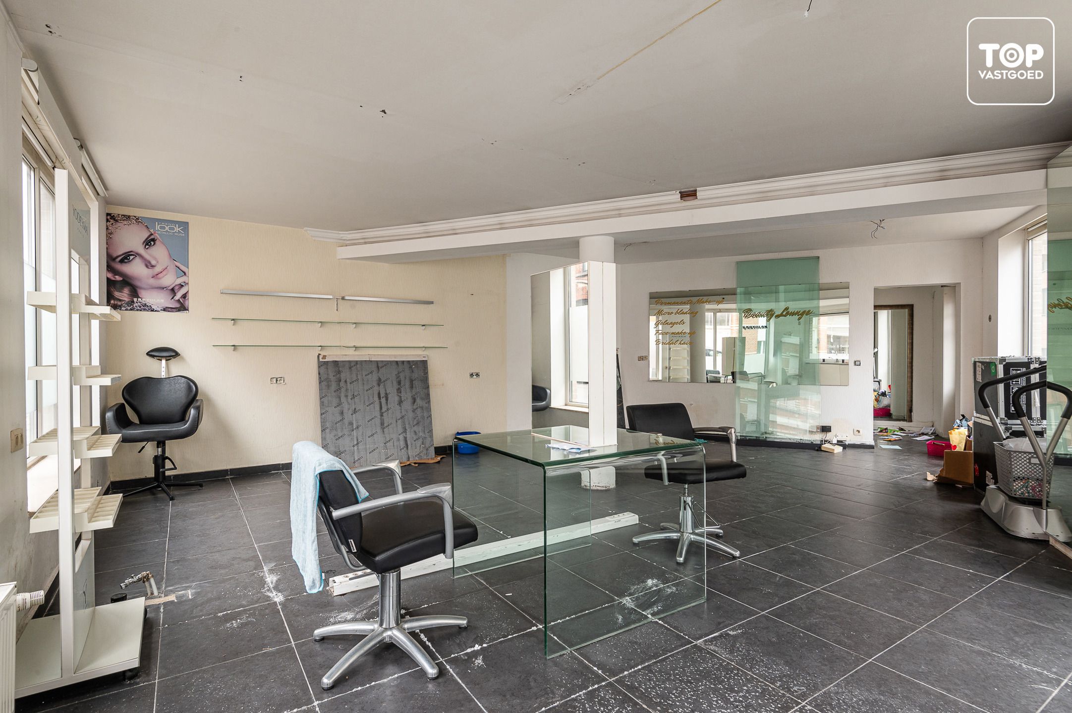 Commercieel interessant gelegen handelspand. Zeer interessant als opbrengsteigendom. foto 9