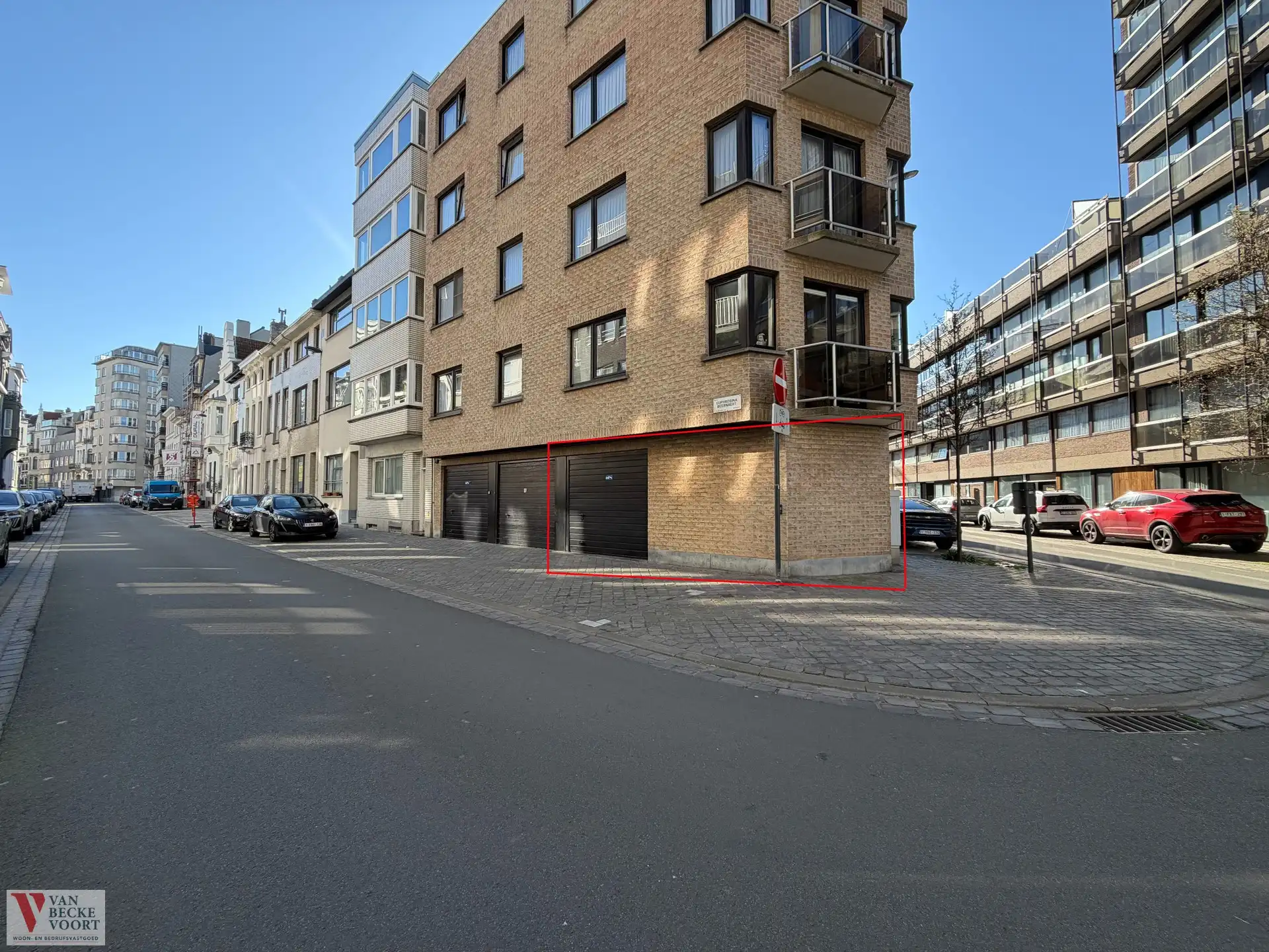 Garagebox 32m² op centrale legging foto {{pictureIndex}}