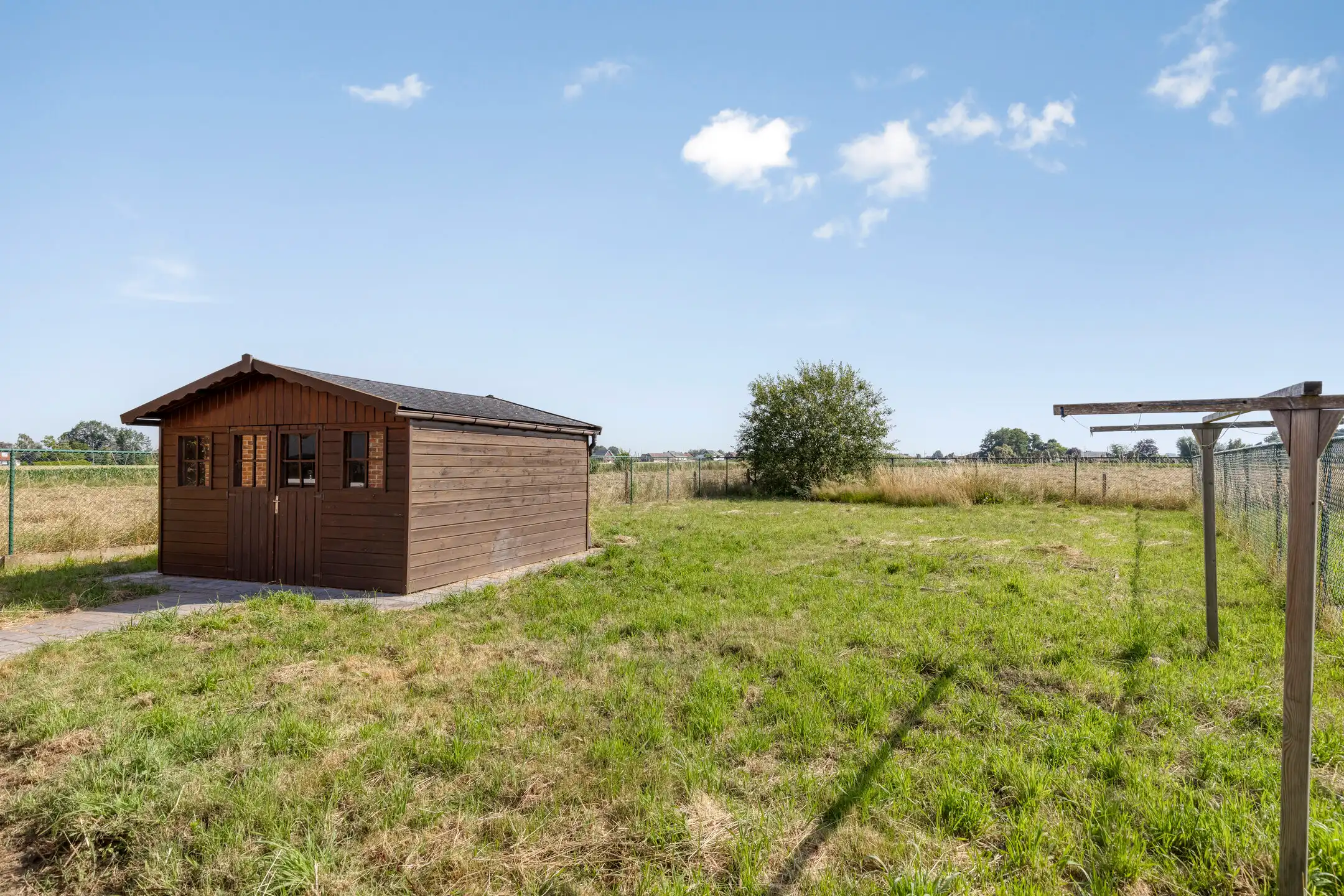 Charmante op te frissen woning met groen uitzicht foto 3